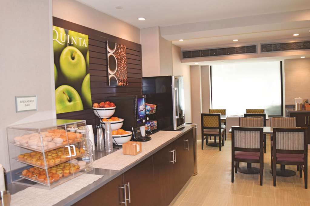 La Quinta By Wyndham City Central Park 3*
