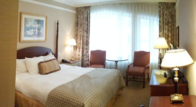 Hotel The Street 3*