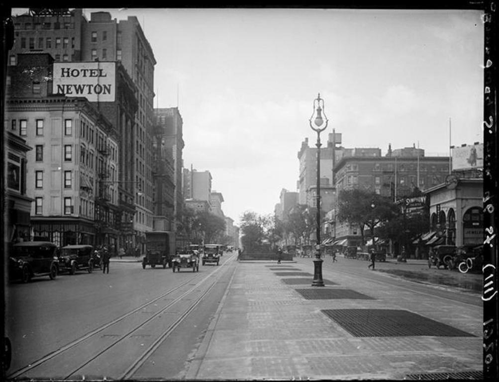 Newton Hotel 3*