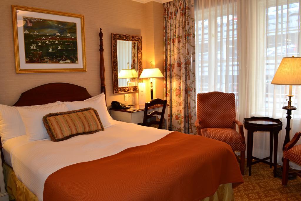 Hotel The Street 3*