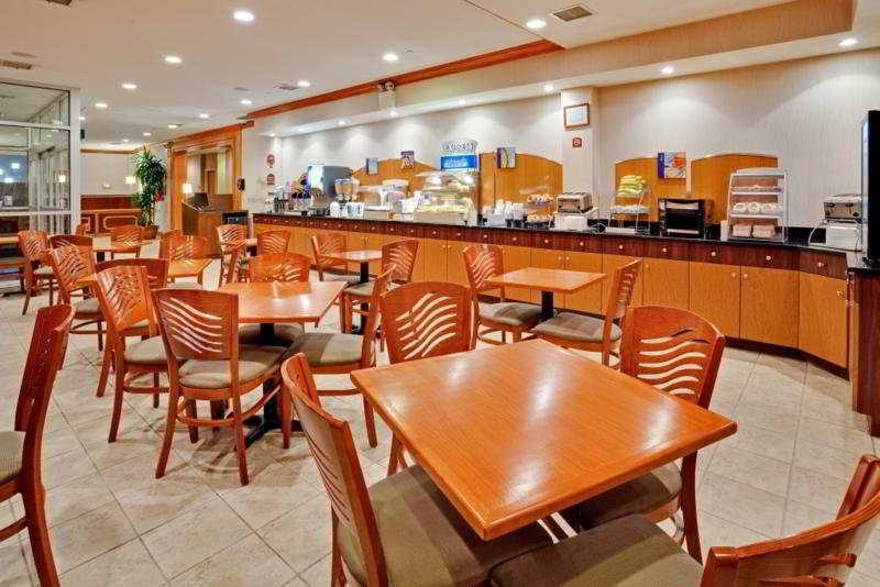 Express Chelsea By Ihg Hotel 3*