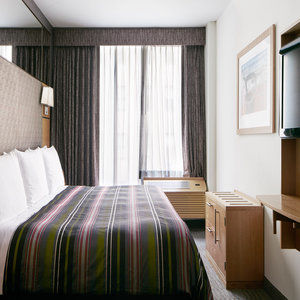 Club Quarters Hotel, The Jewel At Rockefeller Center Hotel New York