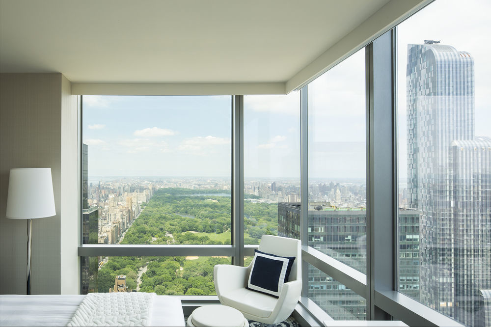 By Marriott Manhattan/central Park