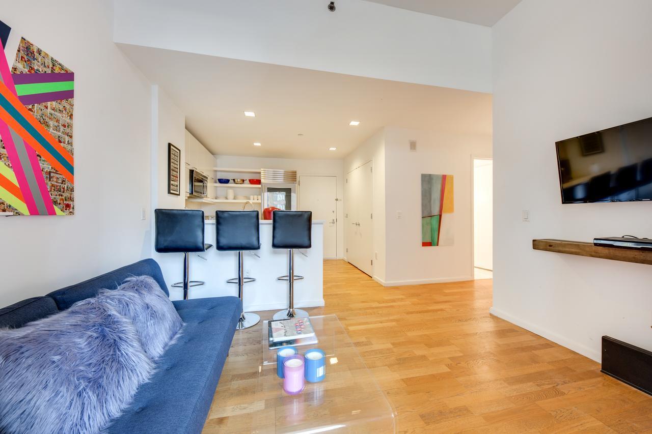 Times Square Lux Highrise Apartment