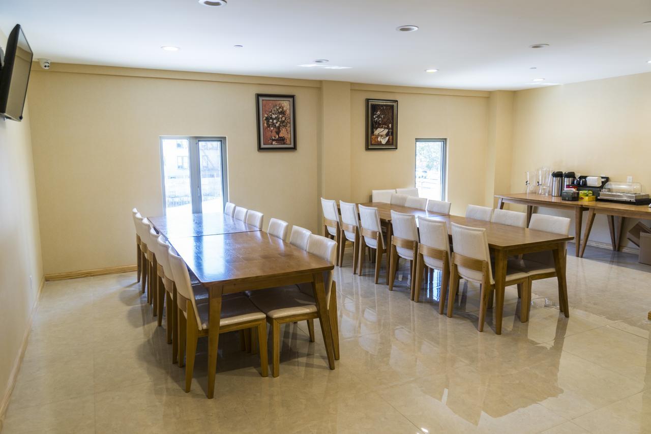 John Hotel 3*