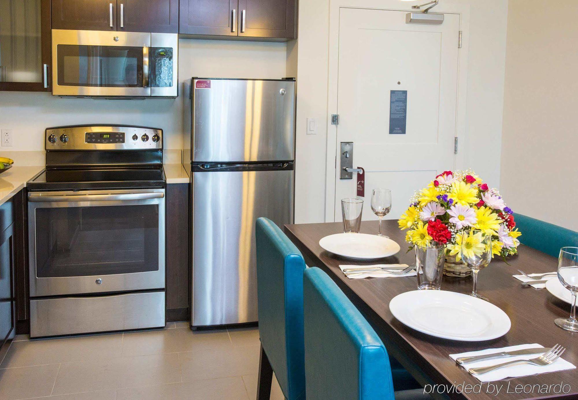 By Marriott The Bronx At Metro Center Atrium Hotel 3*