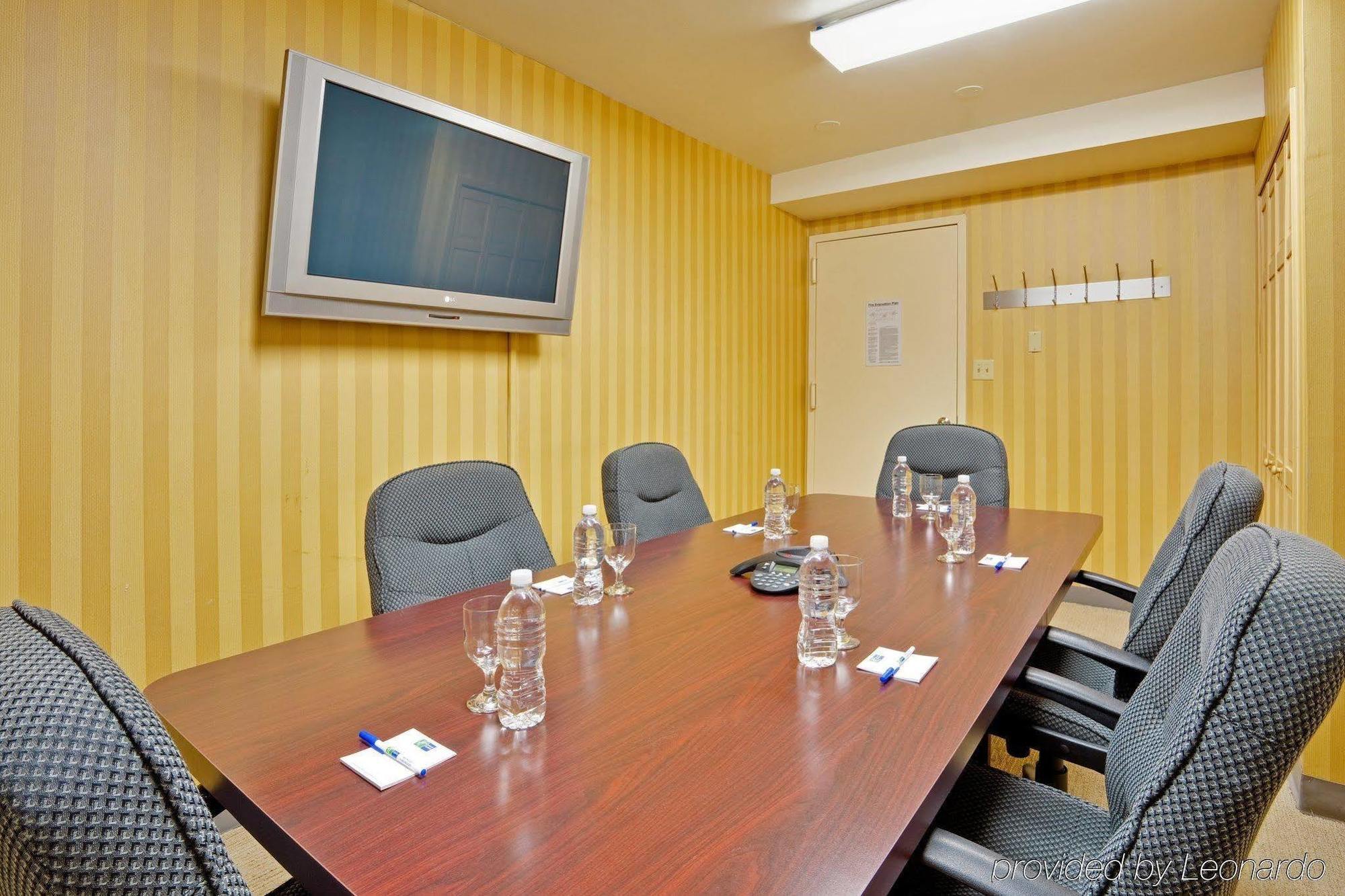 Express Chelsea By Ihg New York