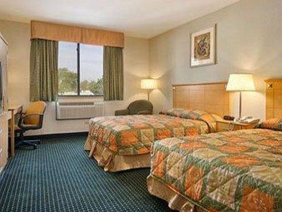 Super 8 By Wyndham Jamaica North Conduit Hotel