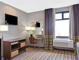 Super 8 By Wyndham Jamaica North Conduit Hotel New York