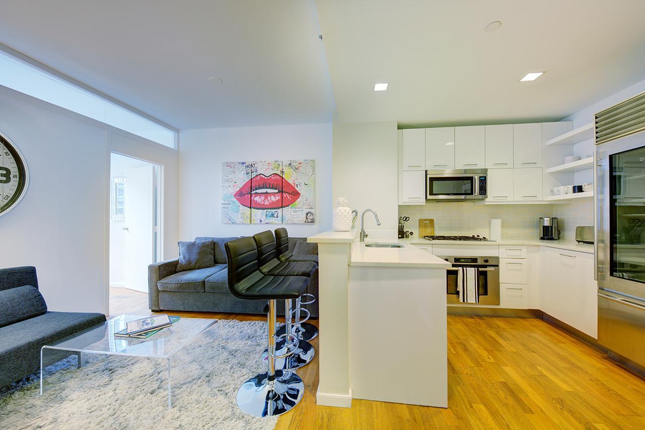 Times Square Lux Highrise Apartment New York