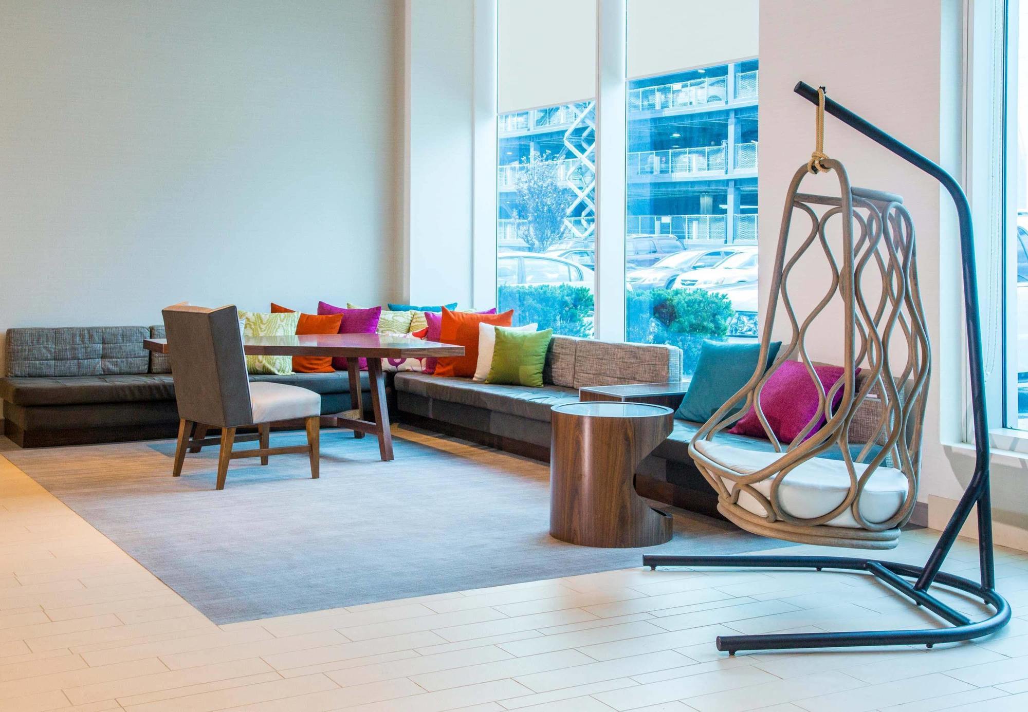 By Marriott The Bronx At Metro Center Atrium Hotel 3*