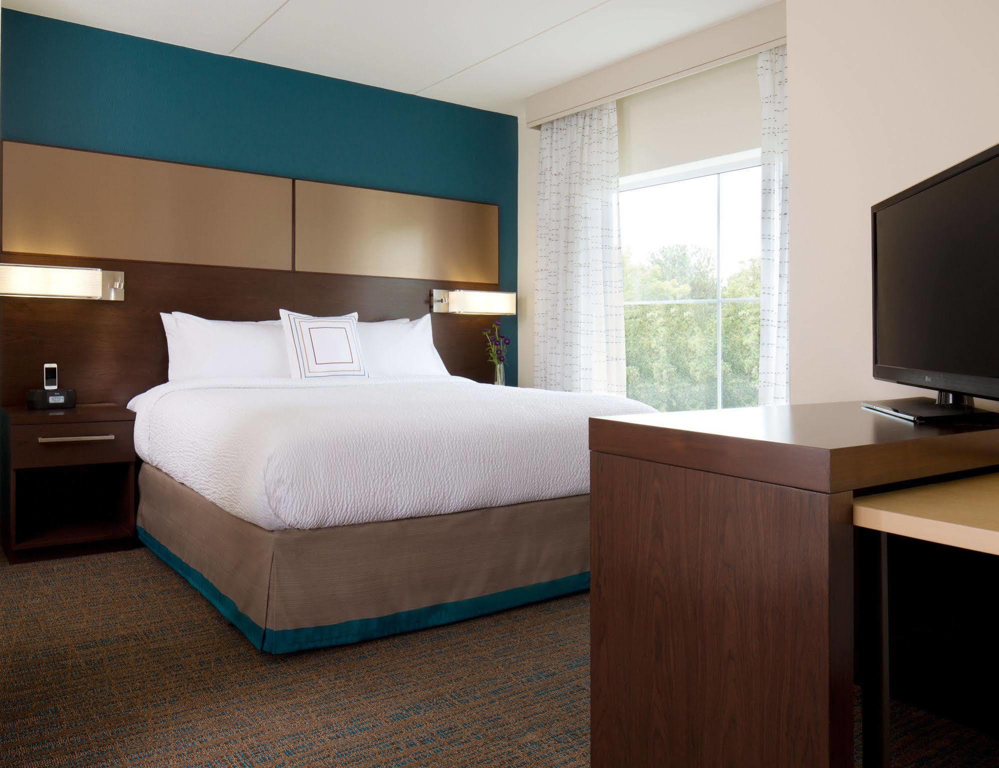 By Marriott The Bronx At Metro Center Atrium New York