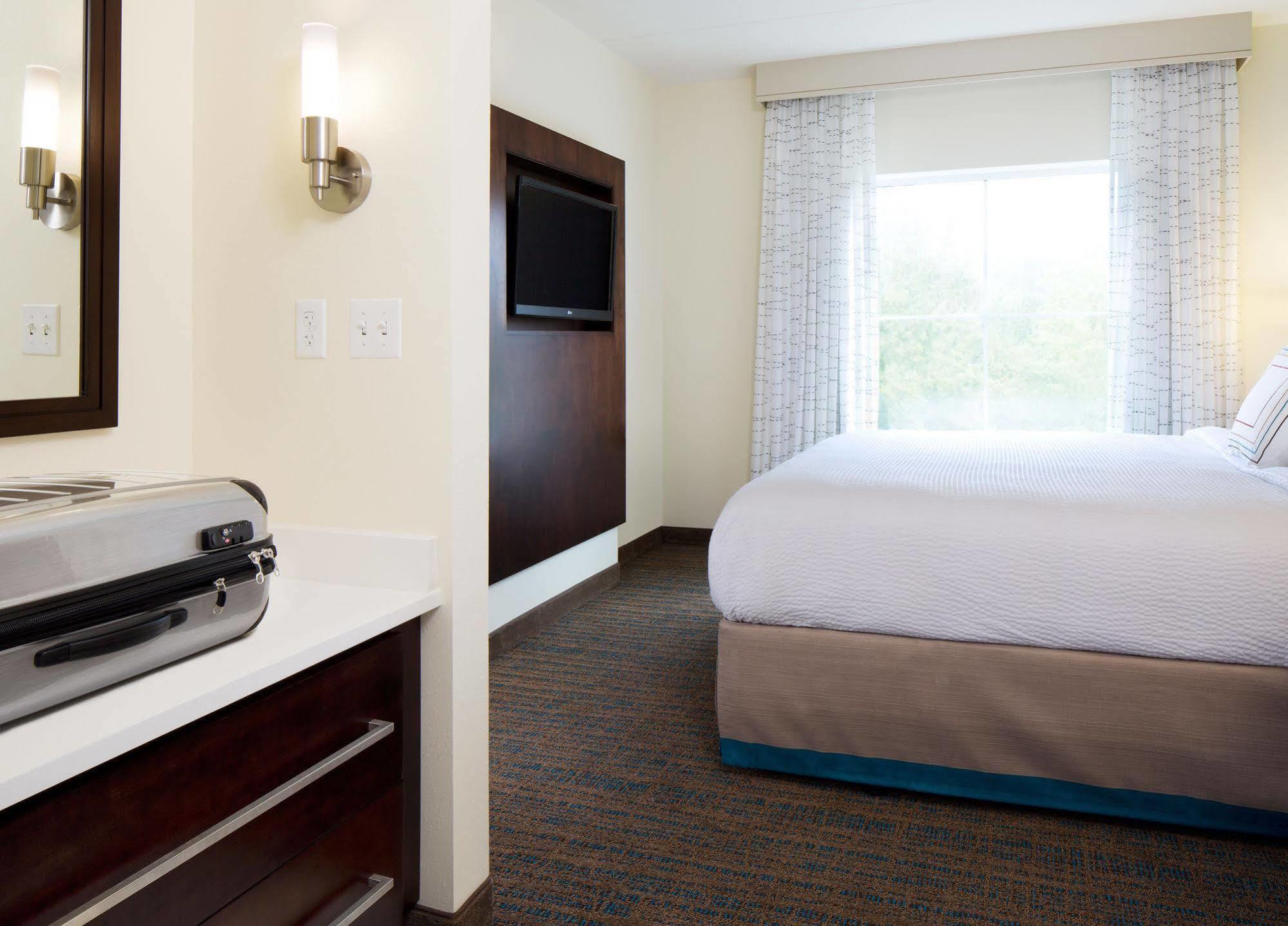 Hotel By Marriott The Bronx At Metro Center Atrium 3*