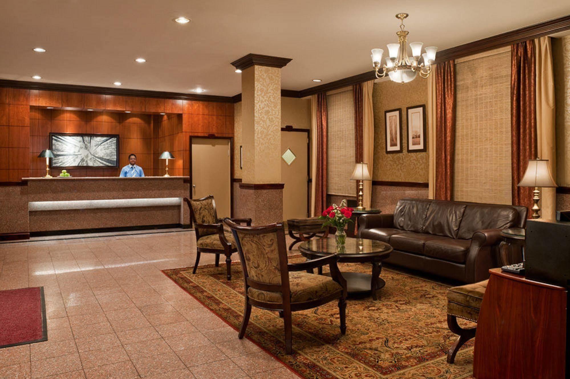 Hotel Newton 3*