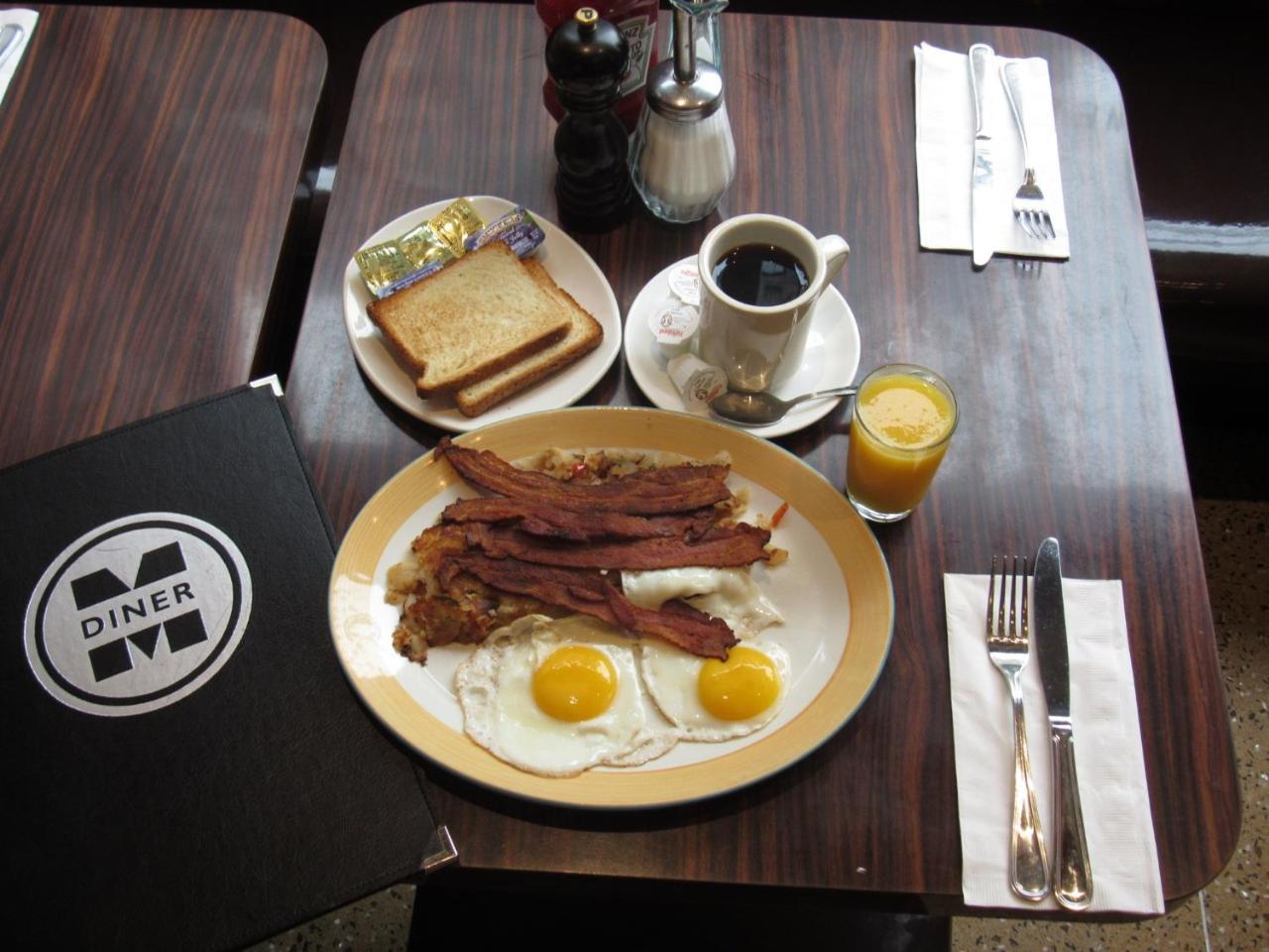 Newton Hotel 3*
