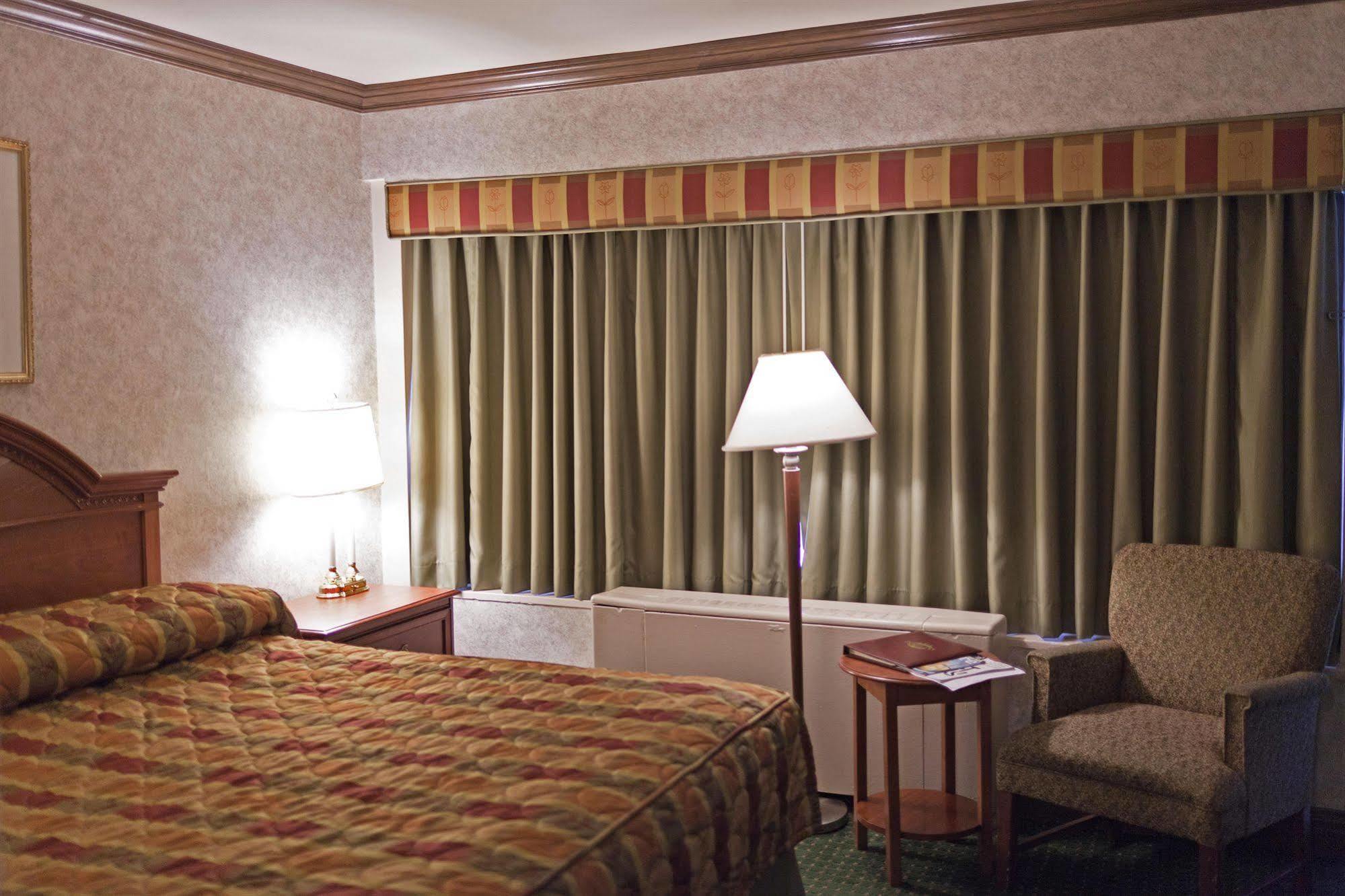 Travel - Midtown Manhattan Hotel