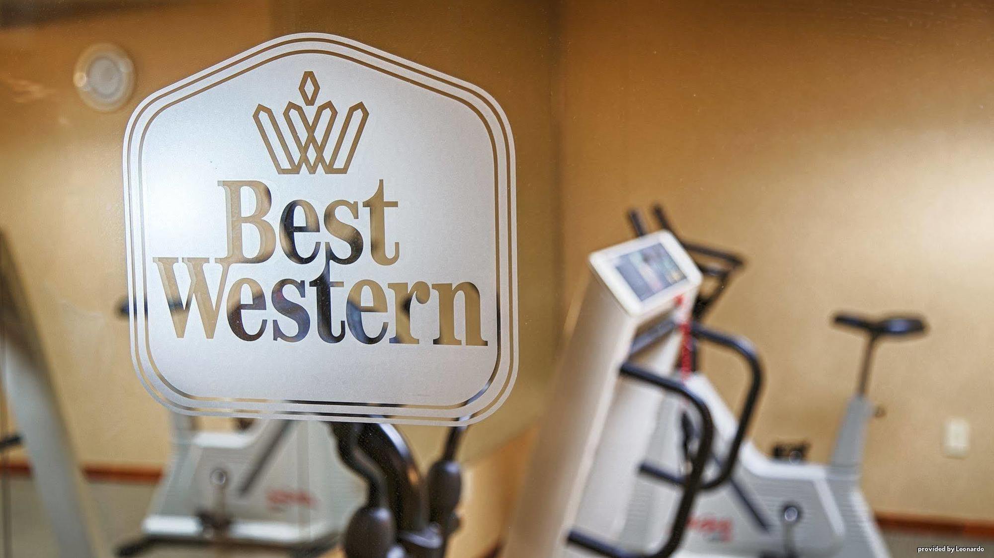 Best Western Queens Court Hotel 3*