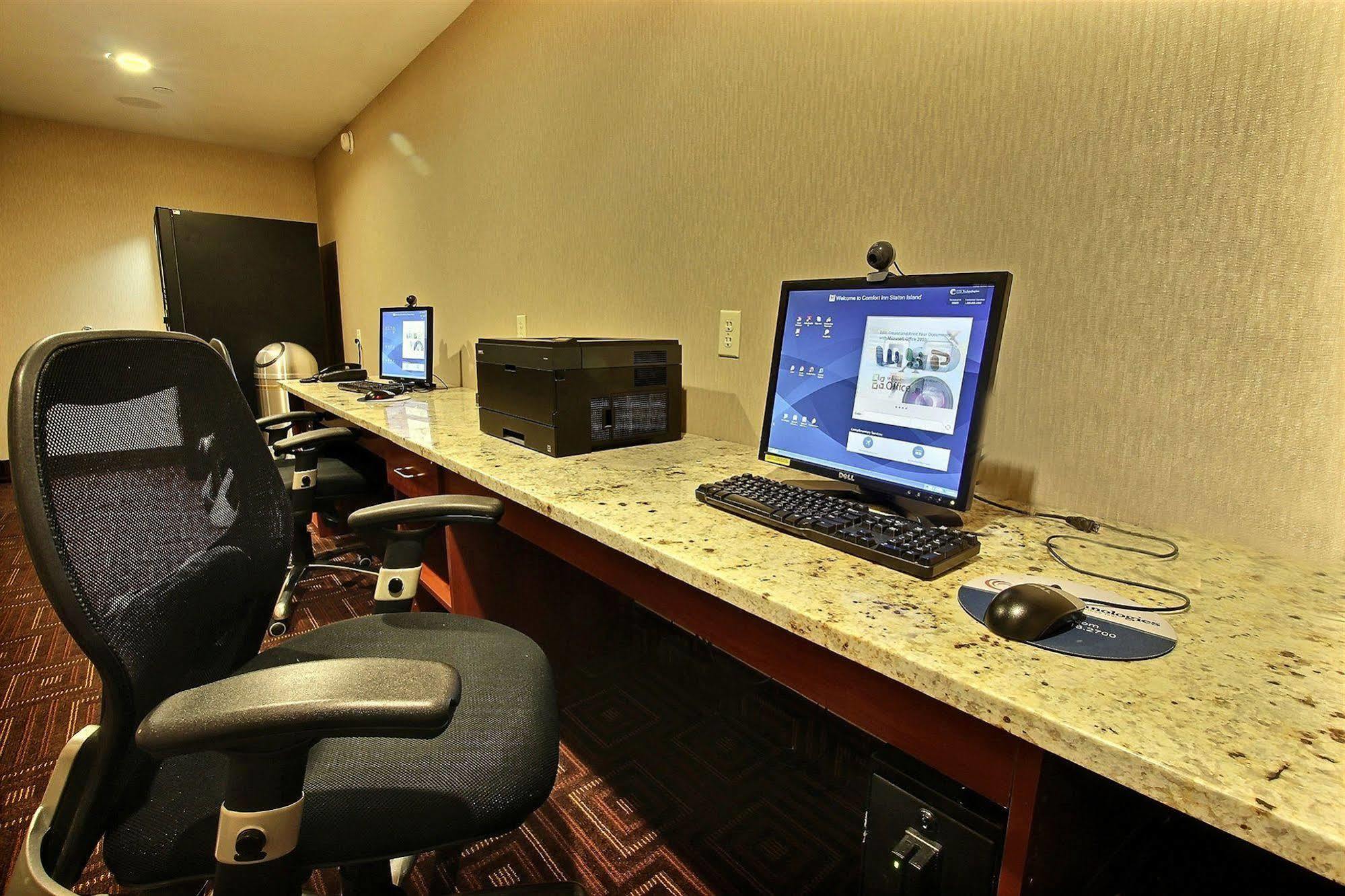 Express Staten Island West, An Ihg Hotel 3*