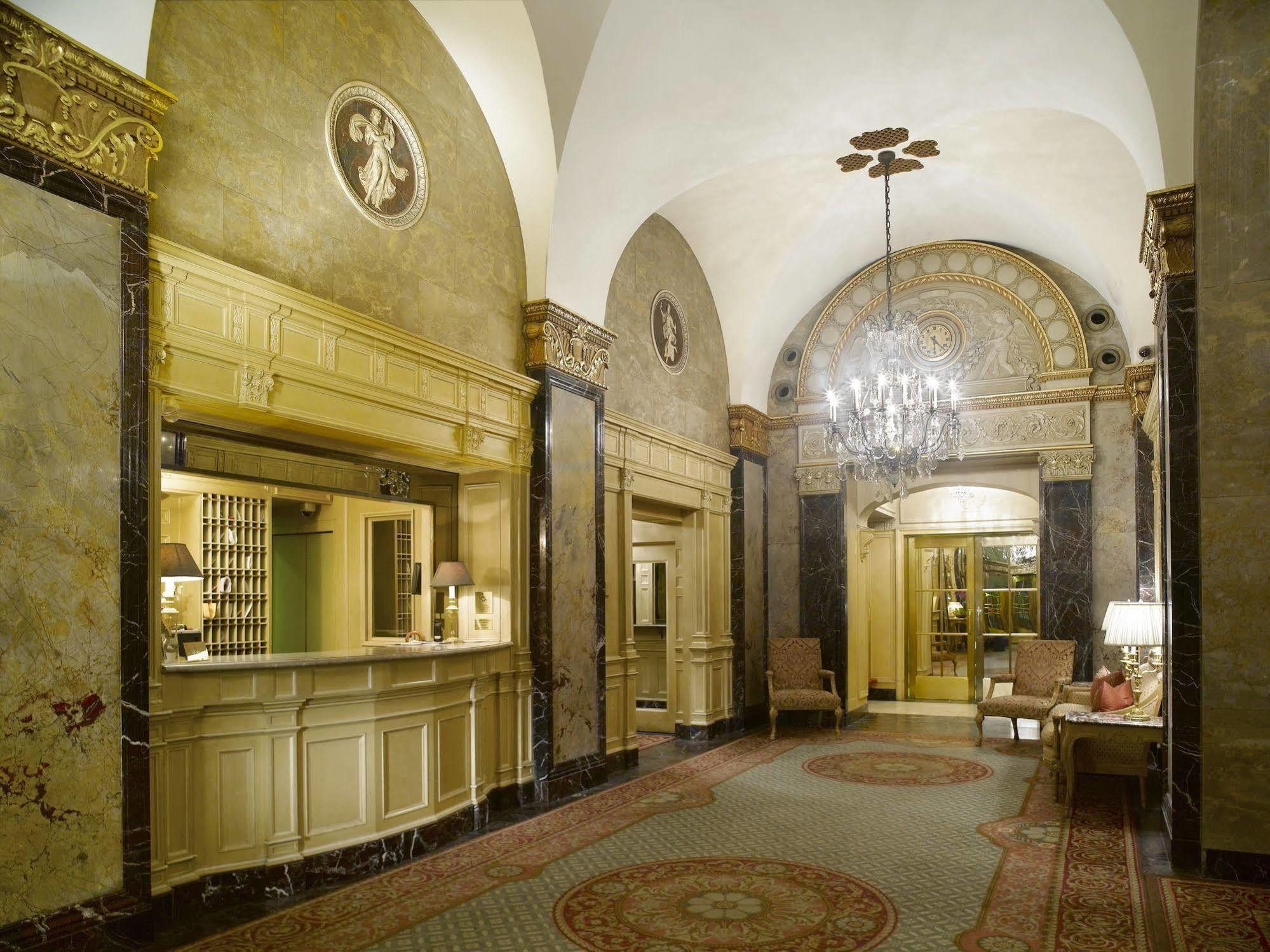 Hotel The Sherry Netherland