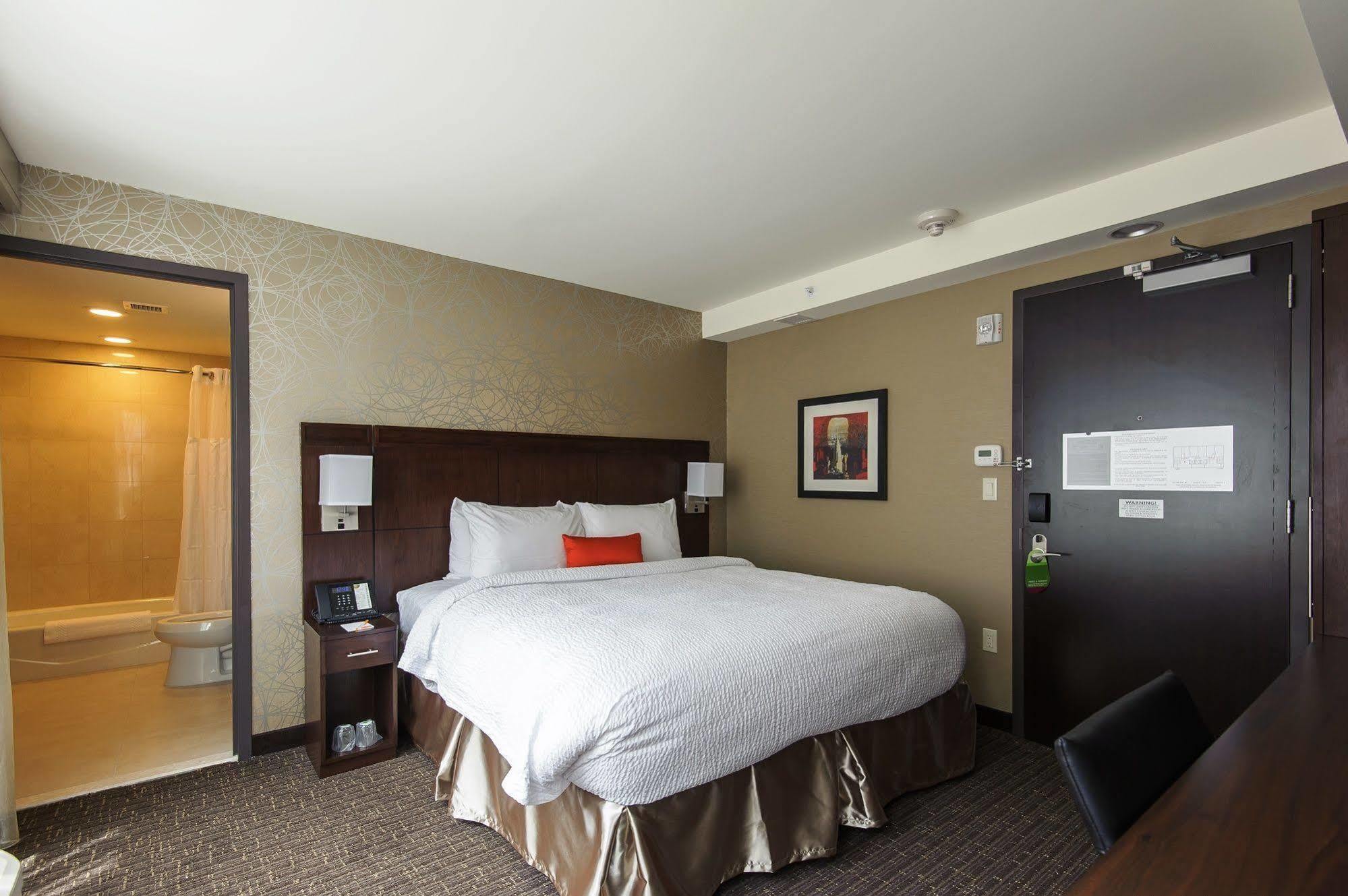 Hotel Courtyard By Marriott Times Square West 3*