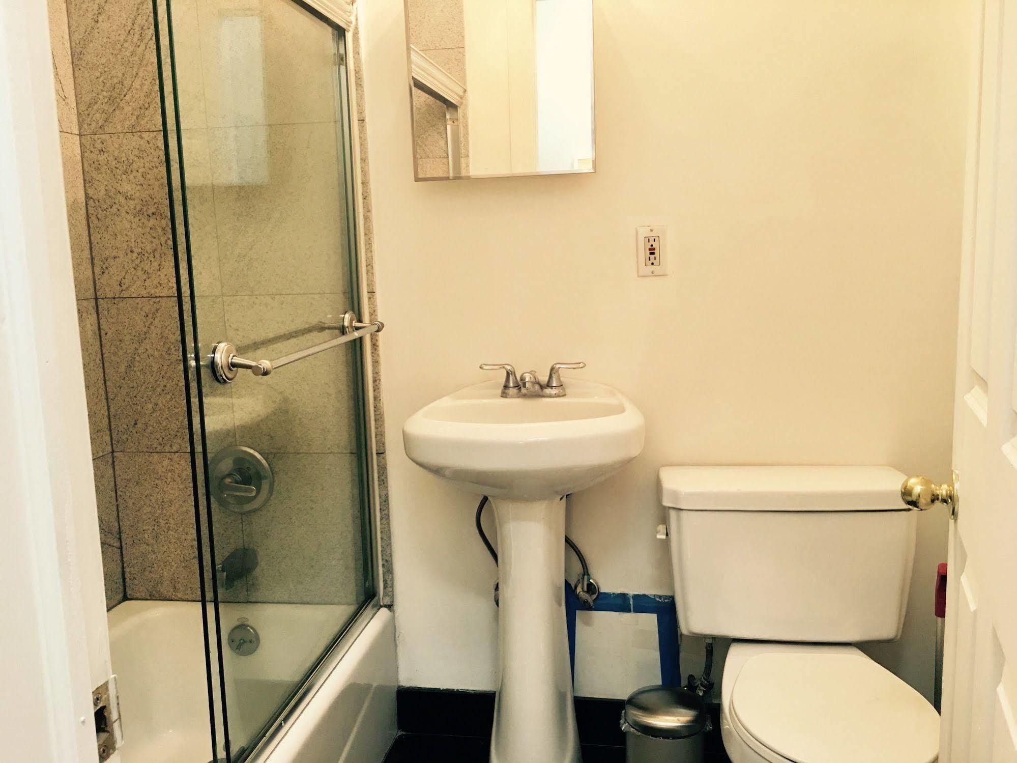 The Nomad Aparthotel 2*