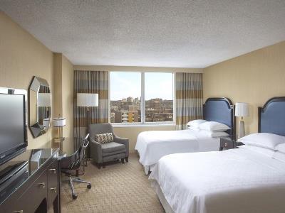 Sheraton Laguardia East 3*