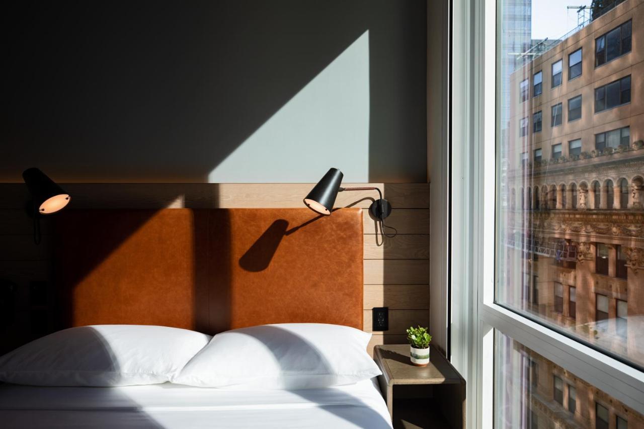 Moxy Nyc Downtown Hotel 4*