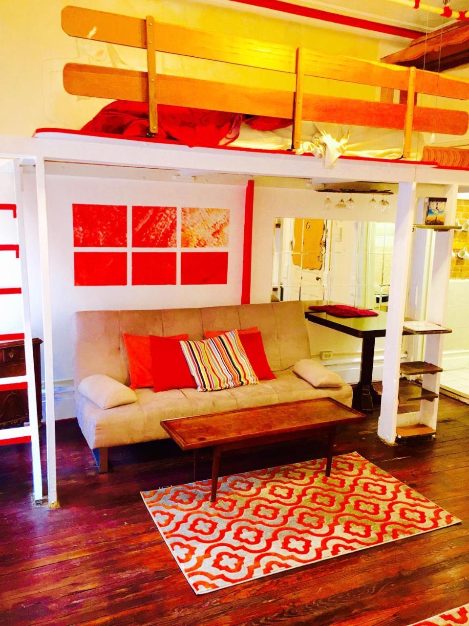 Brownstone Clark Historic Studio Apartment *