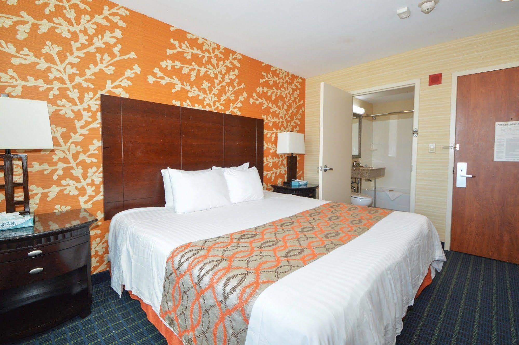 - Laguardia Airport 3*