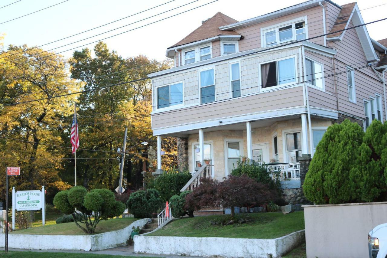 Harbor House Bed & Breakfast 2*