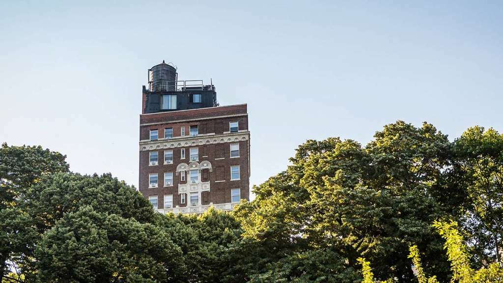 Hotel Riverside Tower 2*
