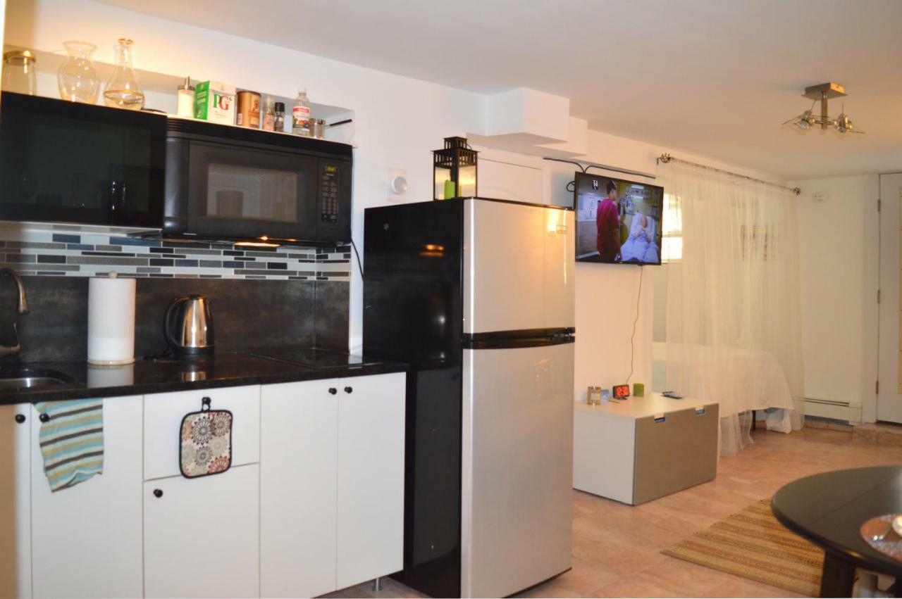 Apartment 3306 Snyder Avenue *
