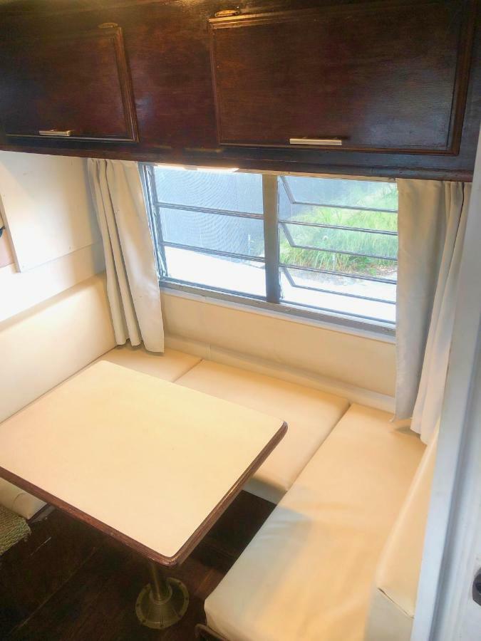 Comfortable Town House Sleeps 6 Campsite *