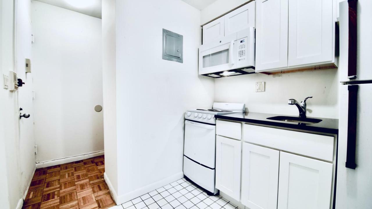 Times Square Manhattan - Private Room In 2 Bedroom Apartment