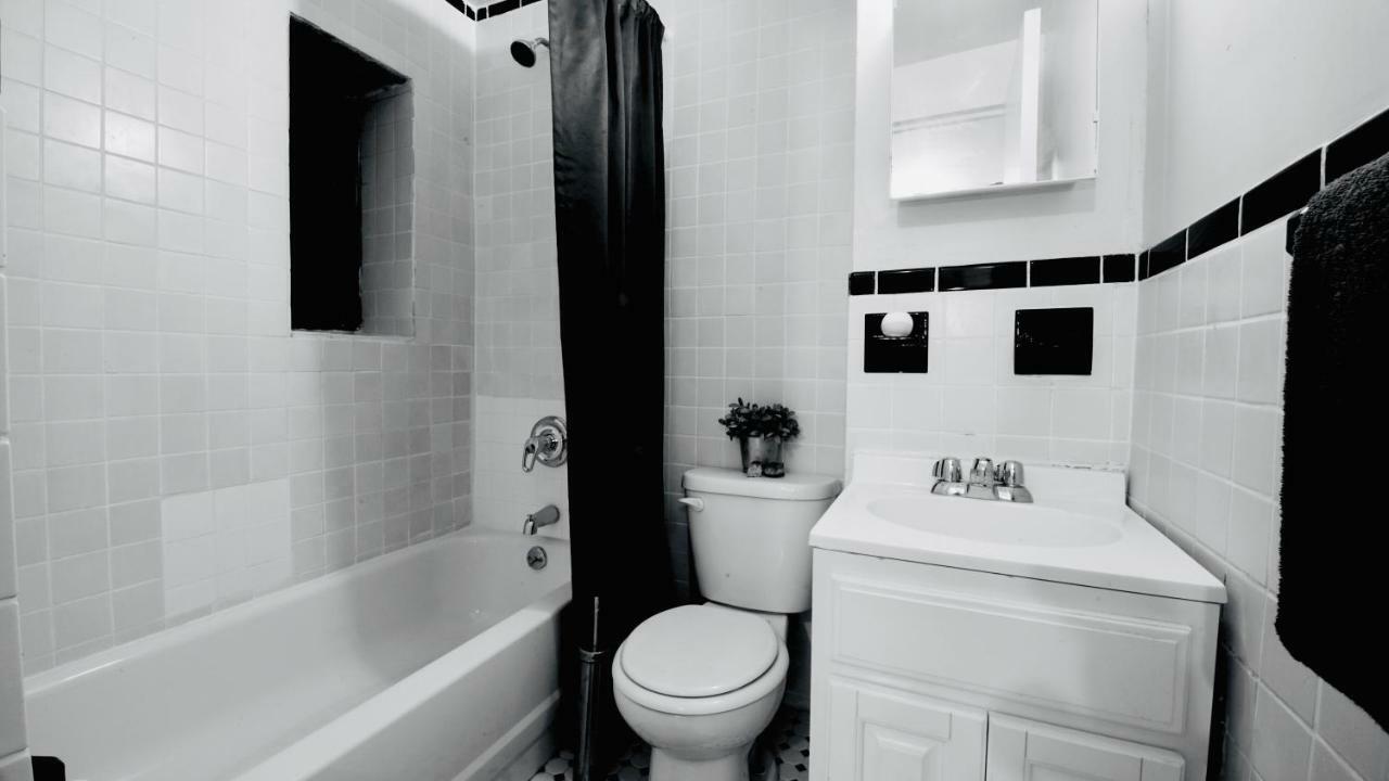 Times Square Manhattan - Private Room In 2 Bedroom Apartment Guest house New York