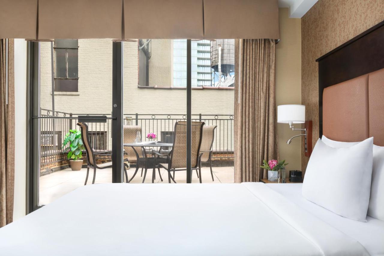 The At Fifth Avenue Hotel