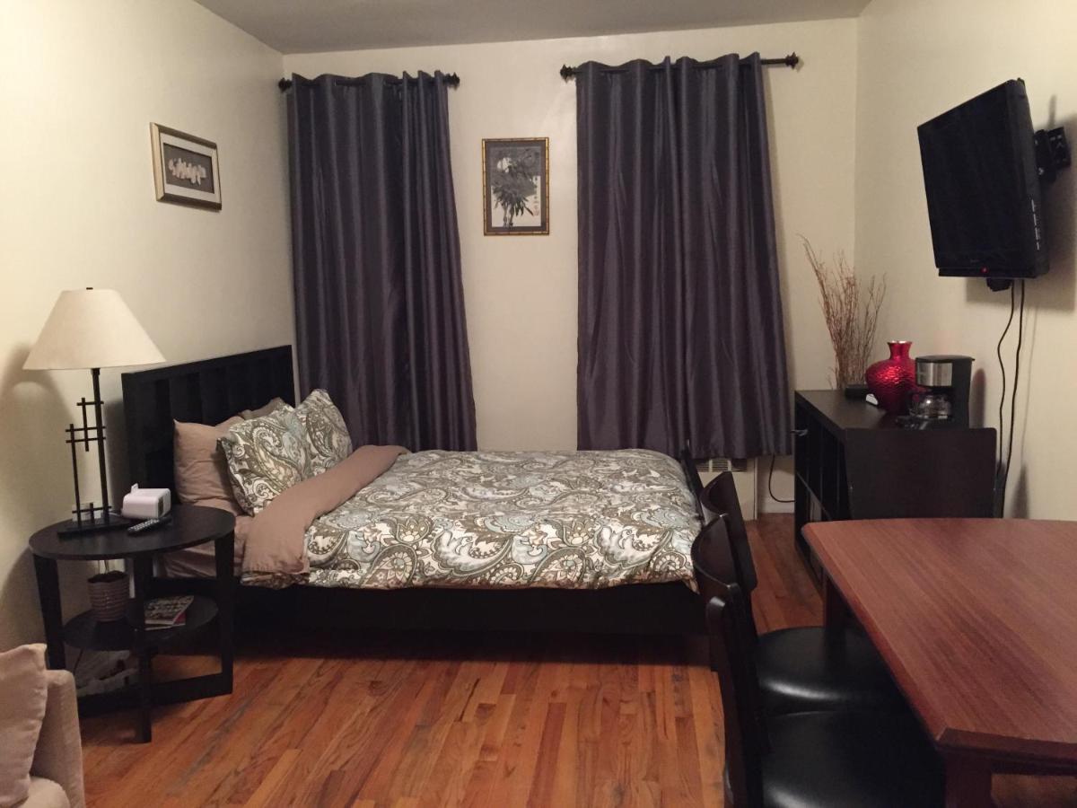 Lower East Side Pied-A-Terre! Apartment *