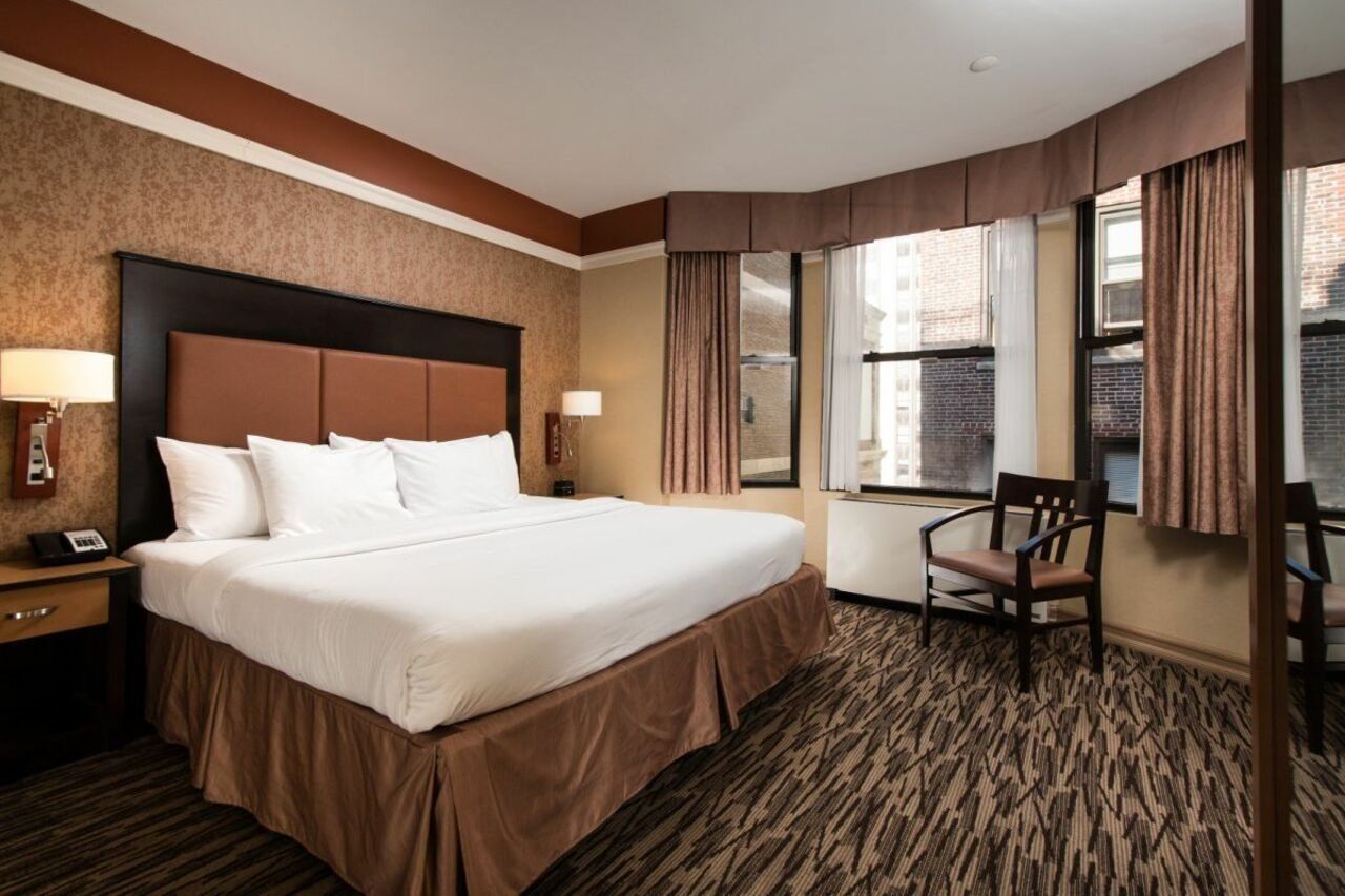 The At Fifth Avenue 3*