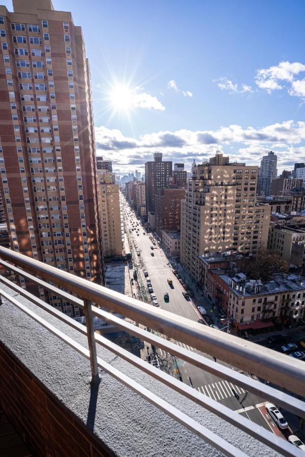 2nd Ave 30 Day * New York