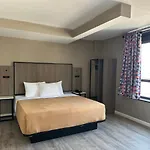 Regal Inn & Suites New York Laguardia Hotel