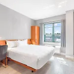 Liberty View Brooklyn Hotel