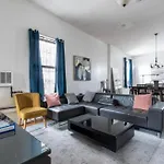 Majestic 3 Bedroom Apartment In Nyc!
