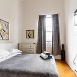 Majestic 3 Bedroom Apartment In Nyc!