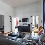 Majestic 3 Bedroom Apartment In Nyc!