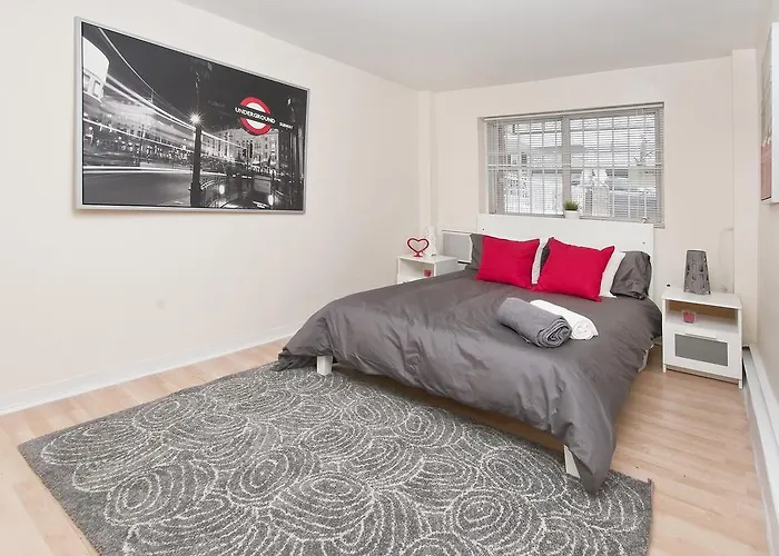 One Bedroom Apartment With Backyard - Brooklyn