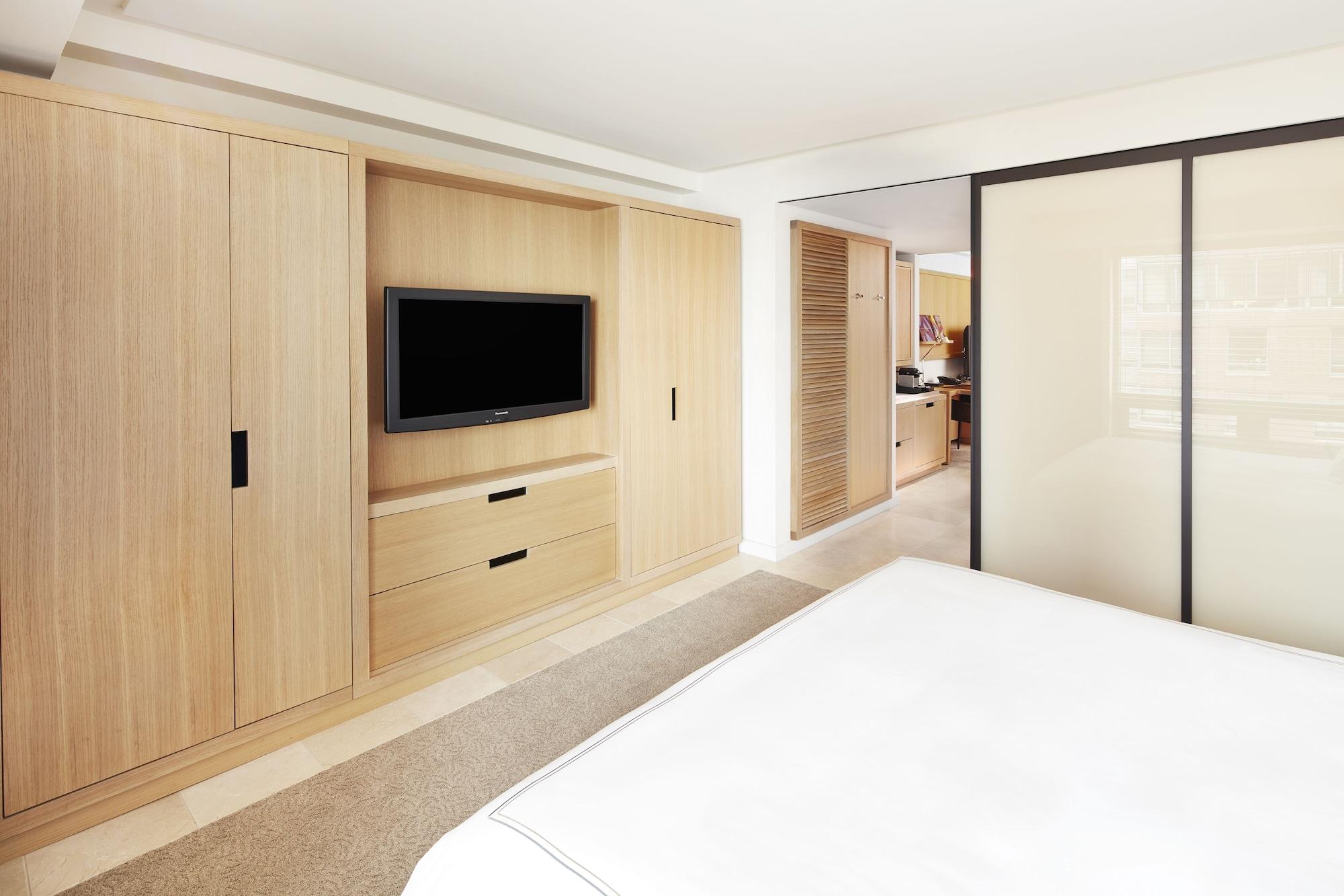 Conrad Downtown 5*