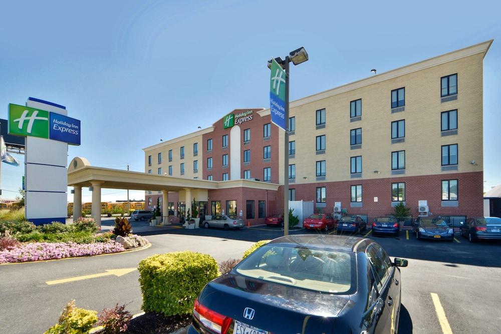 Hotel Holiday Express Kennedy Airport, An Ihg 3*