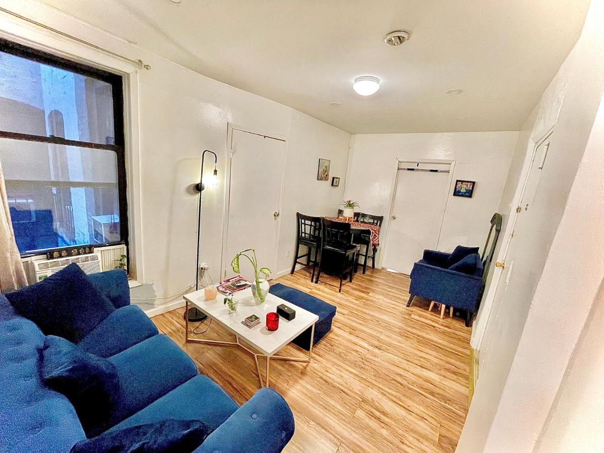 2 Bedrooms Flat 5 Minutes From Times Square Apartment