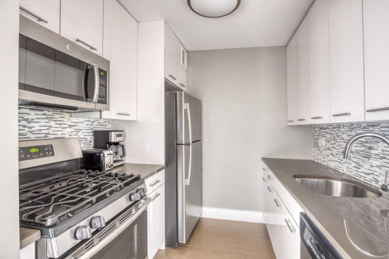 Apartment Ues 2br W Dm Elevator Gym Nr Park Nyc-918 New York