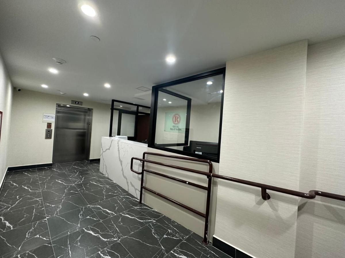 Hotel Regal & Laguardia New York